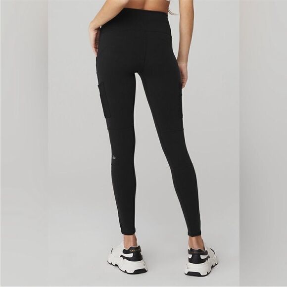Alo NWT High-Waist Cargo Leggings BLACK SIZE XS - Picture 3 of 8